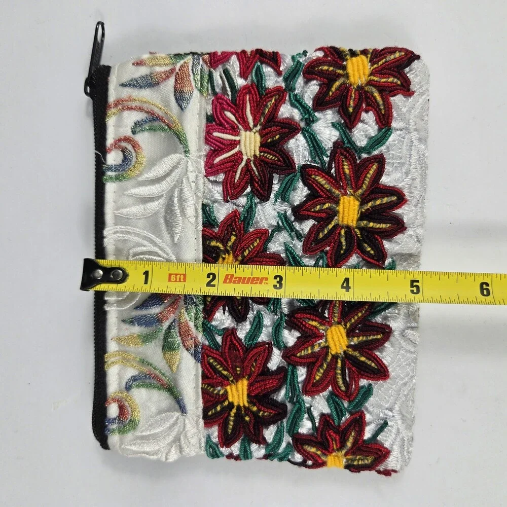 Hand Embroidered 6 X 5 Inches Coin Purse Mexican Art